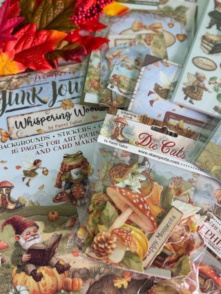 A je to tu!🤩Dnes nam dorazilo zboží od @stamperiainternational a my uz se můžeme kochat nádhernou novou kolekcí Whispering...