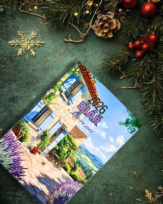 Zimní ráno, za oknem mráz... a vy otevíráte diář plný levandulových polí a sluncem zalitých zákoutí jižní Francie. ☀️💜...